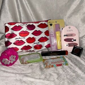 Clinique Lip Print Cosmetic Bag Accessories & Make Up Bundle 8 Pieces (New)